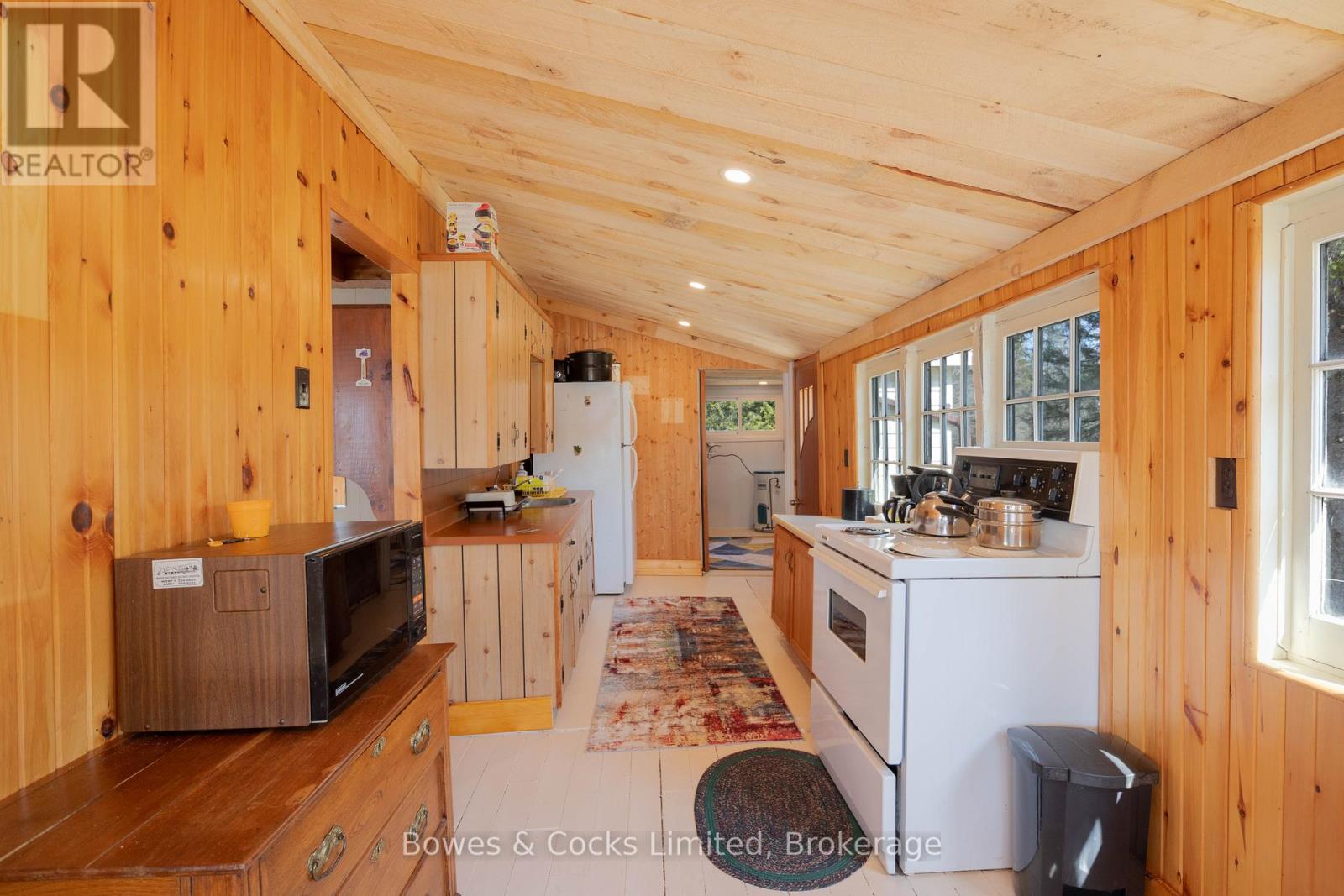 348 STEENBURG LAKE ROAD N - 22