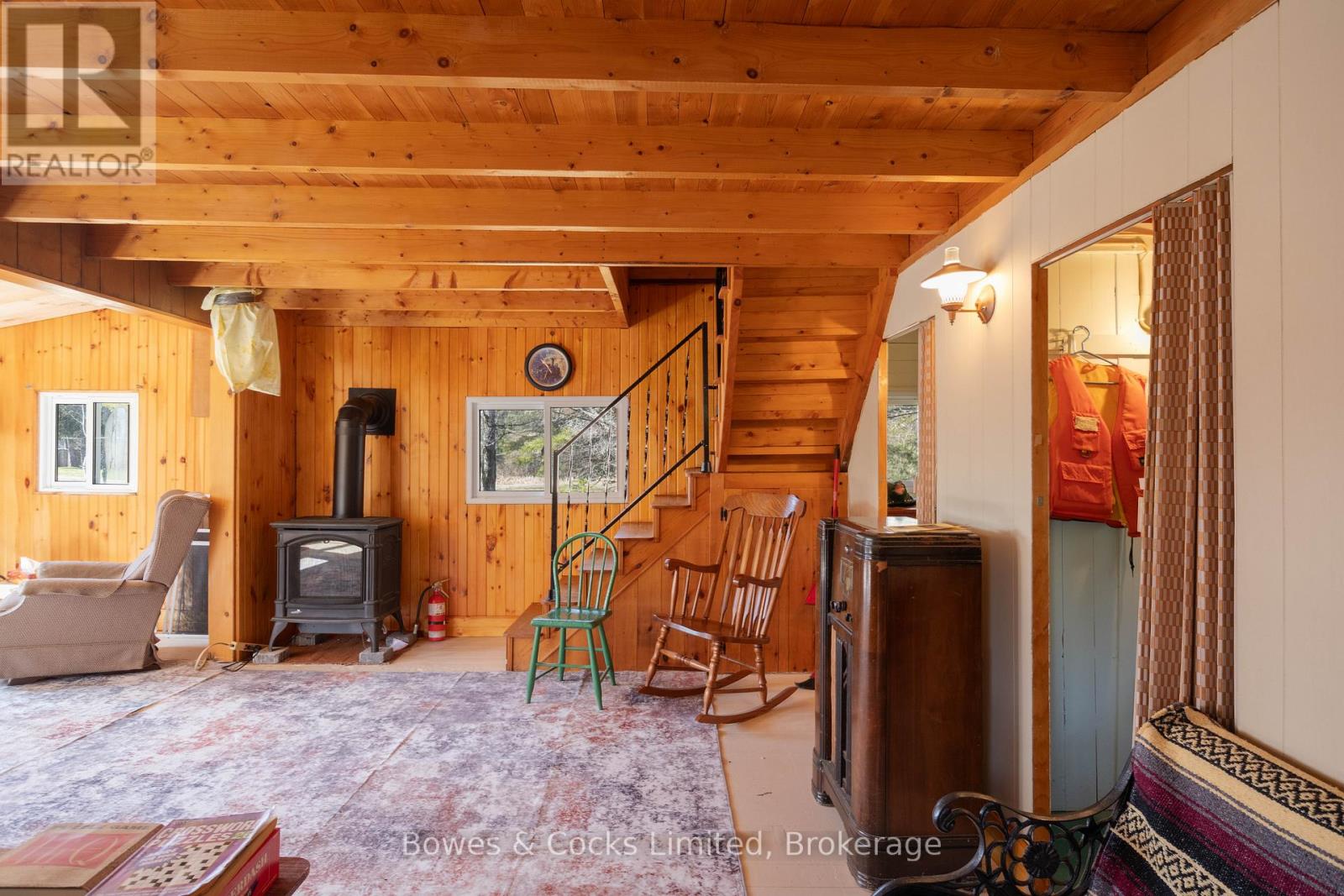 348 STEENBURG LAKE ROAD N - 23
