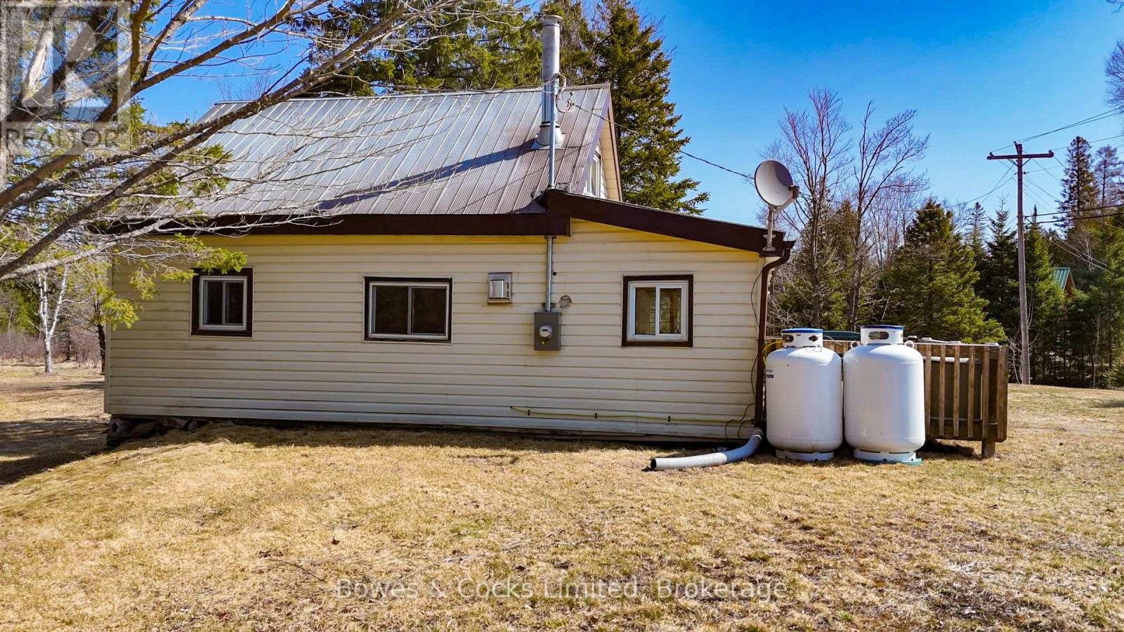 348 STEENBURG LAKE ROAD N - 7