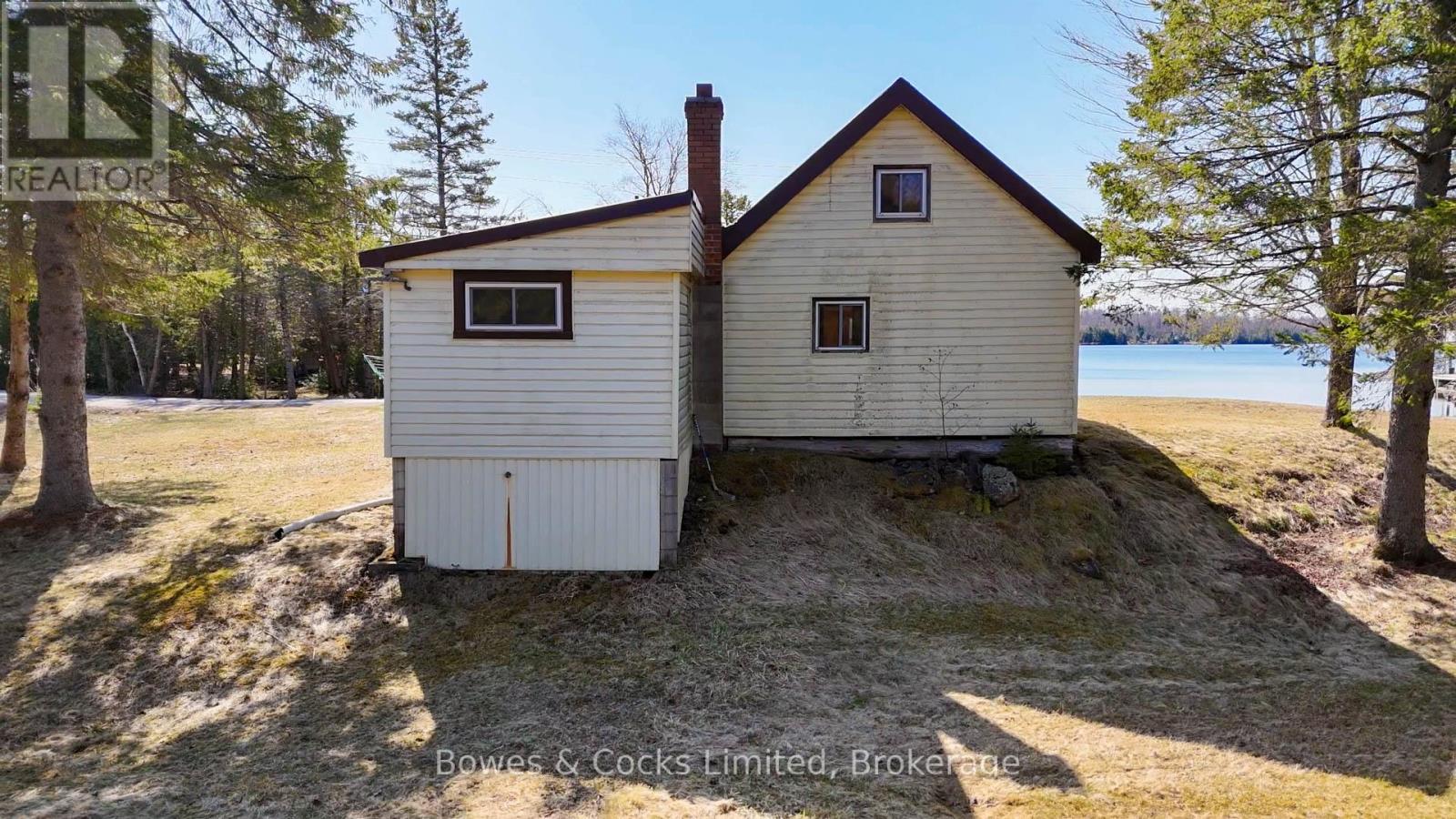 348 STEENBURG LAKE ROAD N - 8