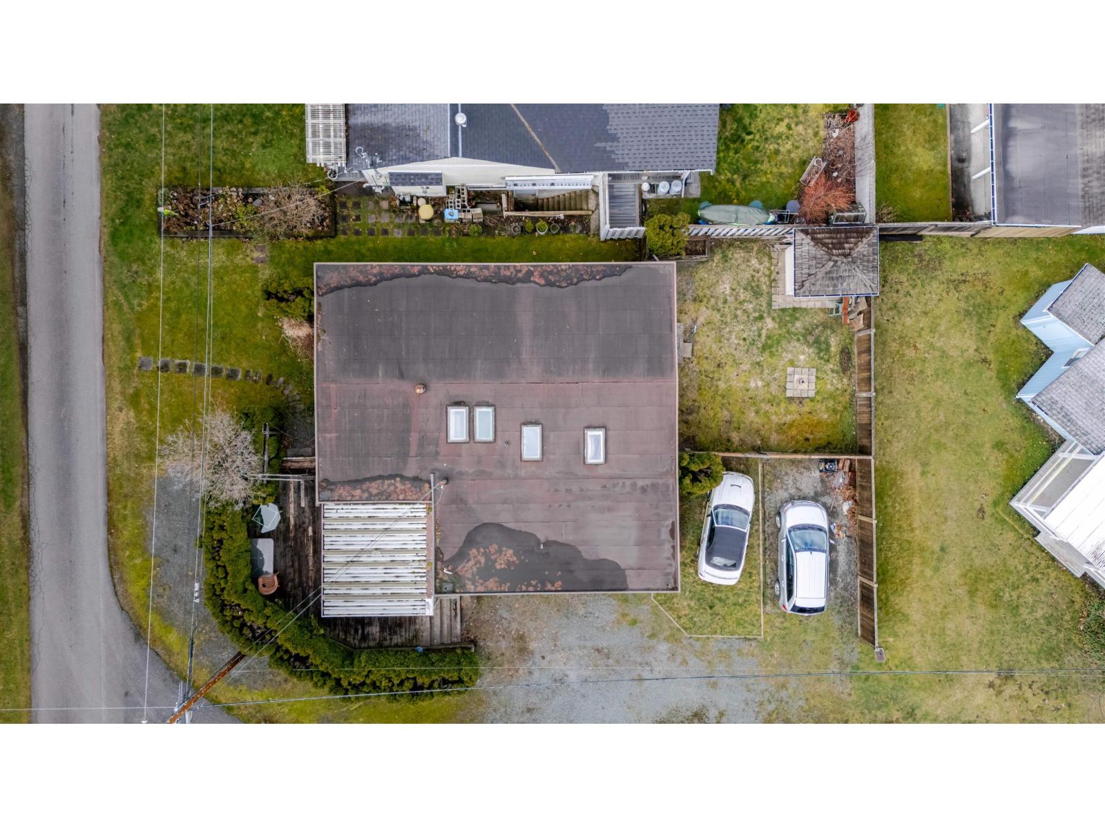 1876 VERA ROAD, Cultus Lake South — photo 33