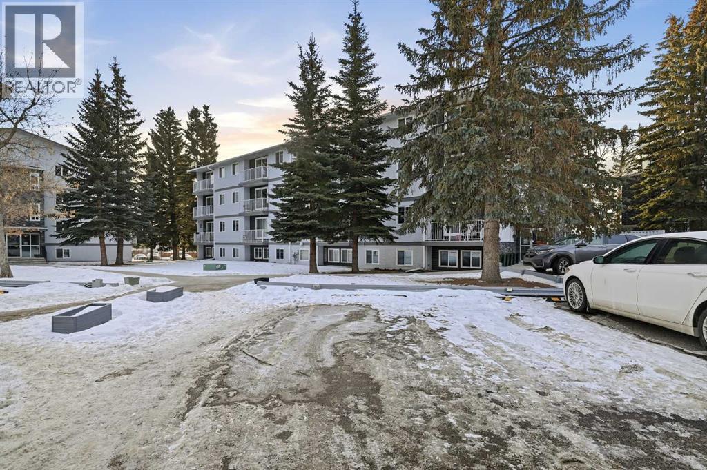 Single Family House for Sale in C  Dalton Drive NW Dalhousie Calgary 