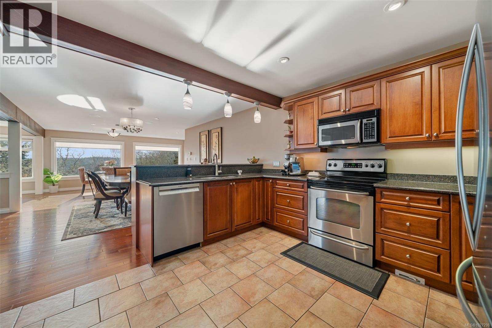 567 PRINCE ROBERT DR - 6