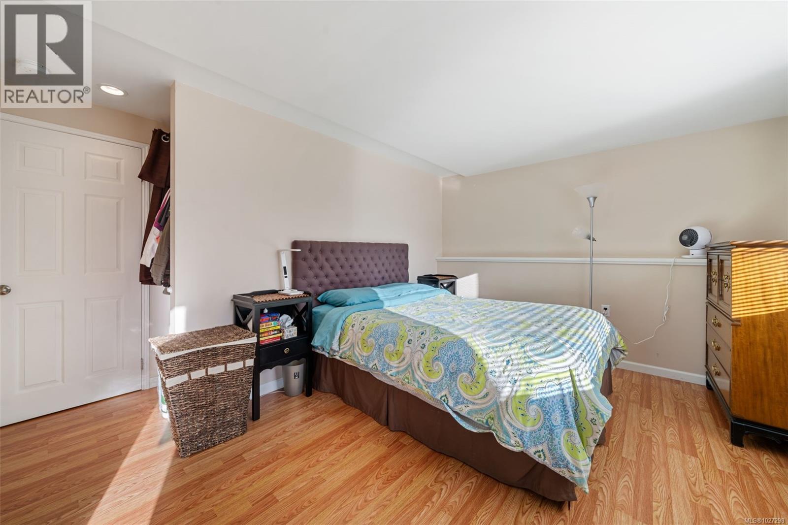 567 PRINCE ROBERT DR - 41