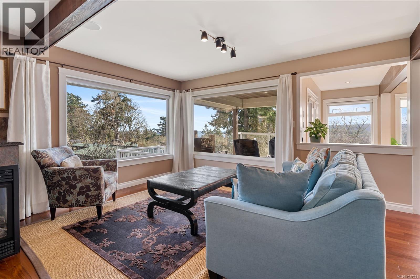 567 PRINCE ROBERT DR - 9