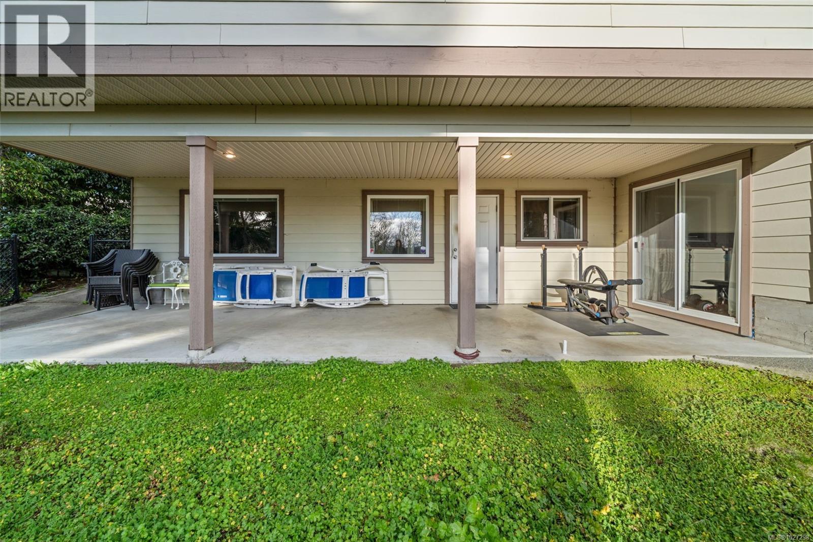 567 PRINCE ROBERT DR - 44