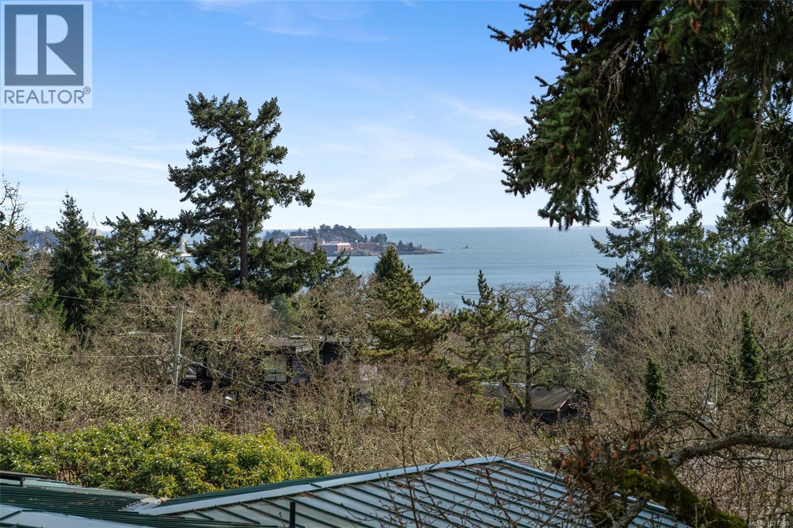 567 PRINCE ROBERT DR - 35