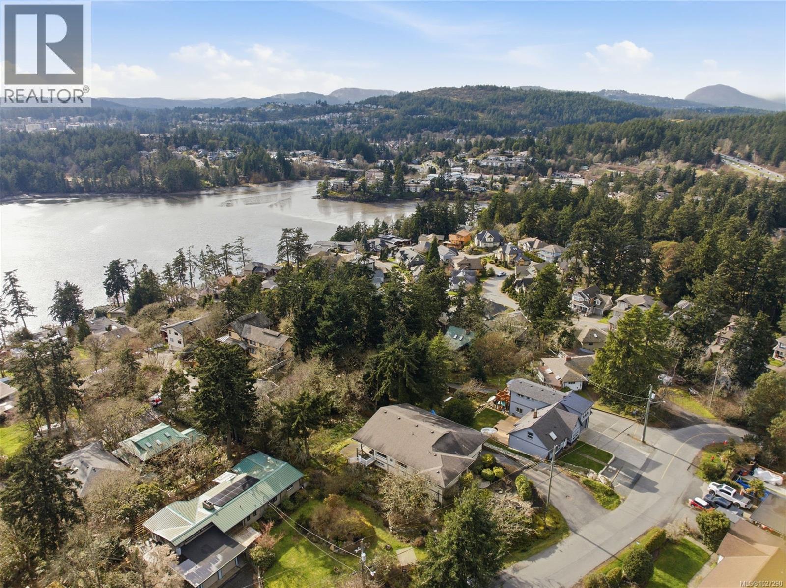 567 PRINCE ROBERT DR - 52