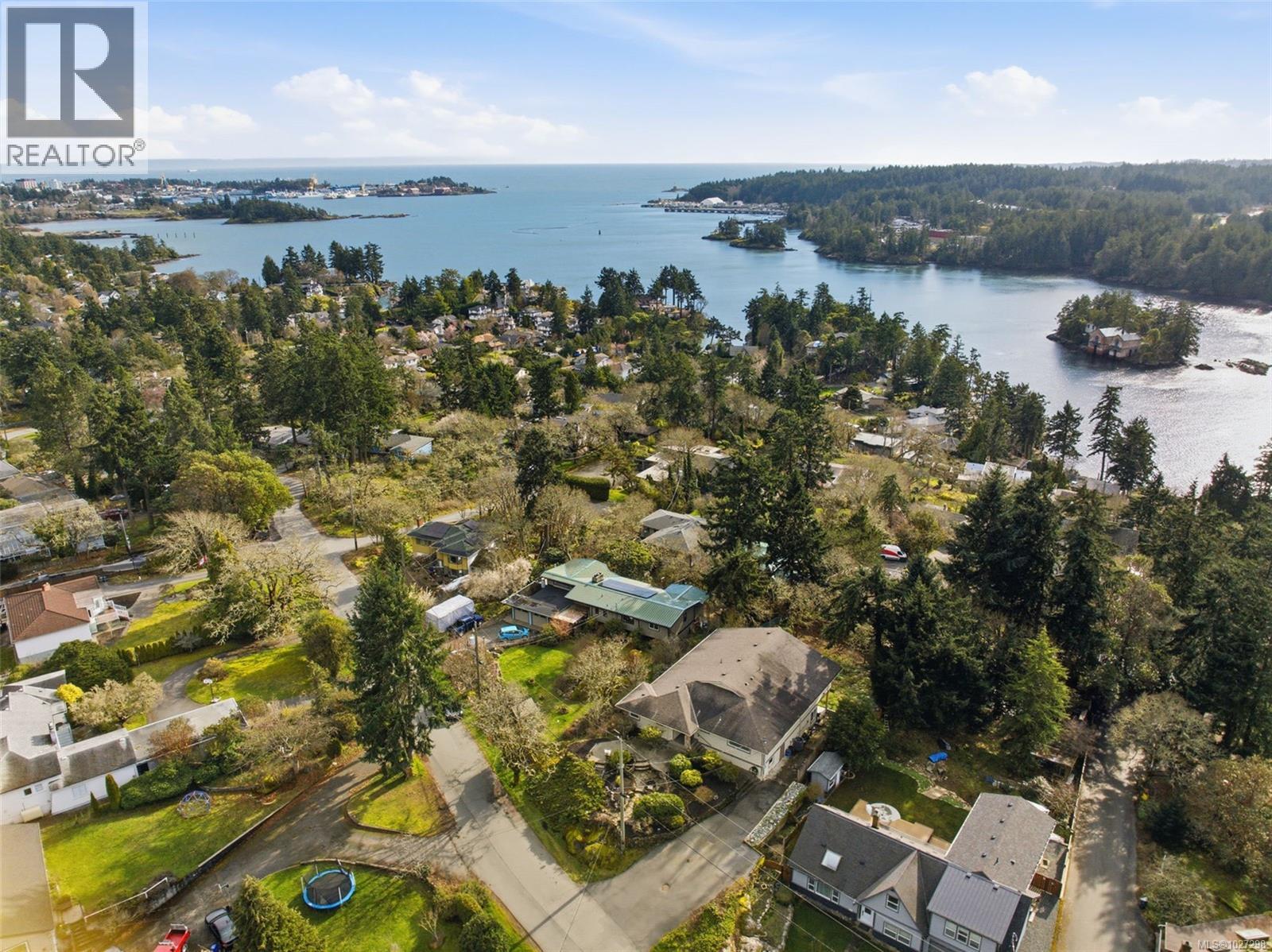 567 PRINCE ROBERT DR - 55