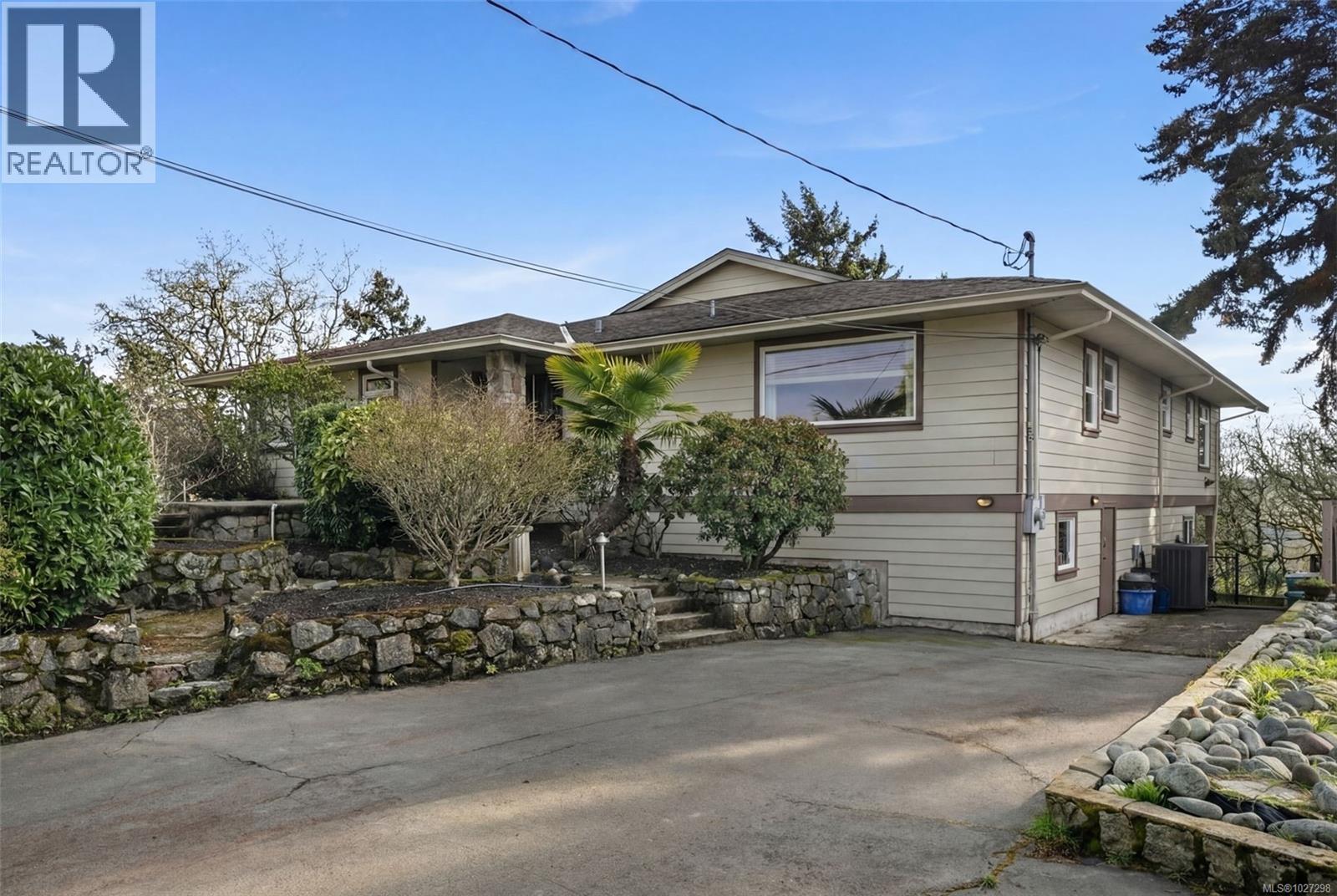 567 PRINCE ROBERT DR - 48