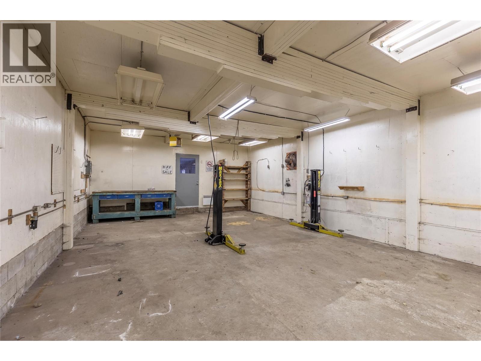 536 Enderby-Grindrod Road - 65