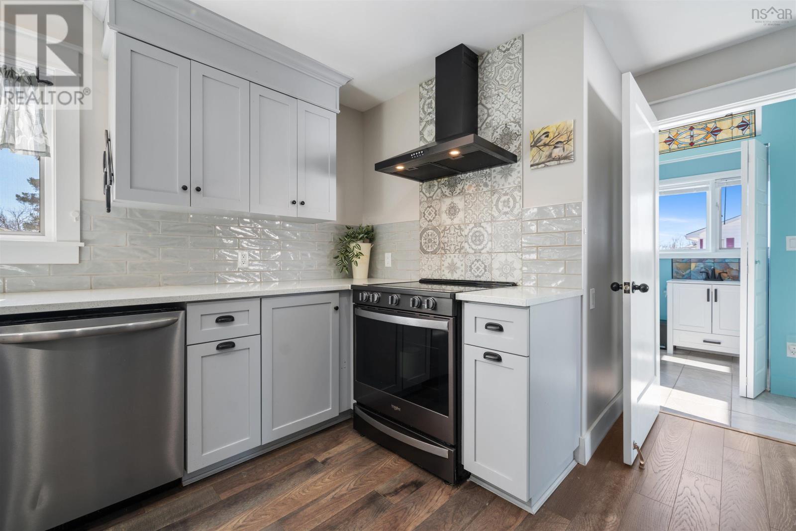 Property 16 of 45 of 209 Louise Street