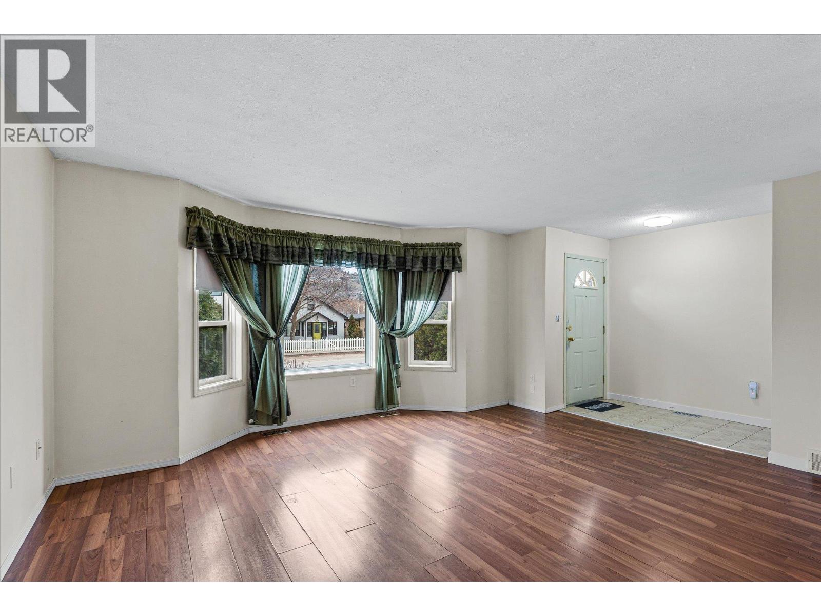 923 Fuller Avenue, Kelowna