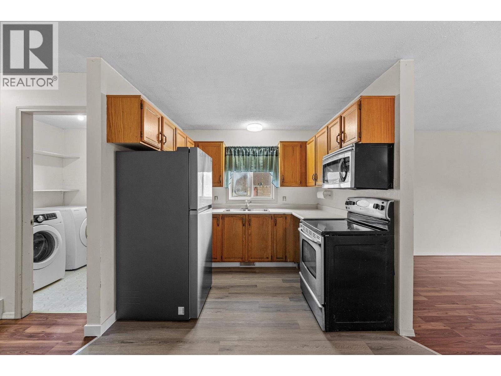 923 Fuller Avenue, Kelowna