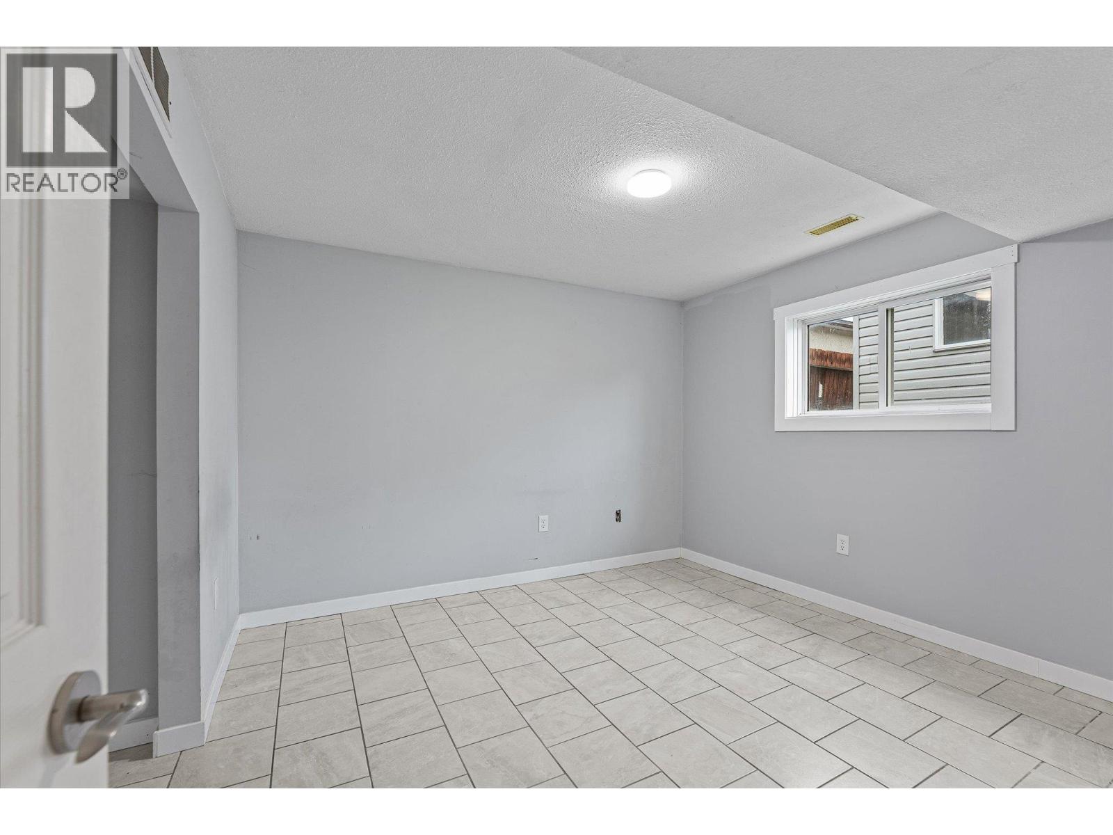 923 Fuller Avenue, Kelowna