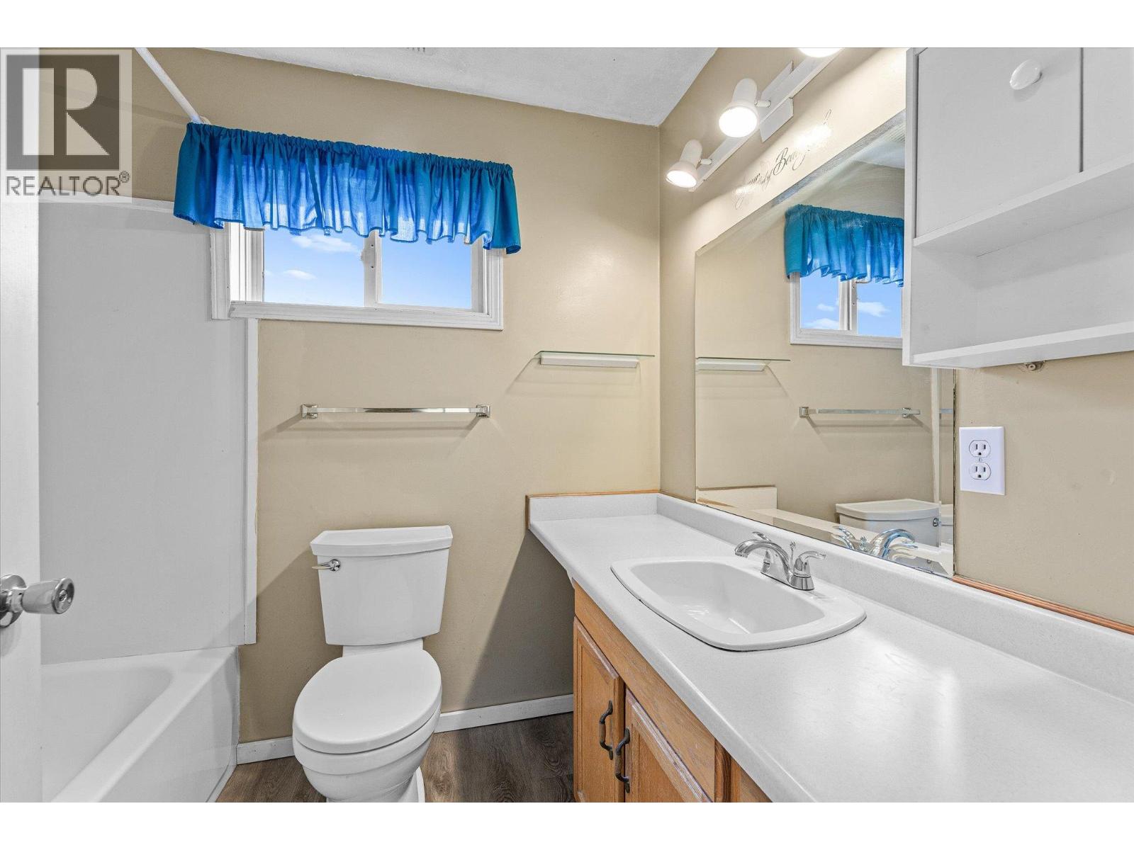 923 Fuller Avenue, Kelowna