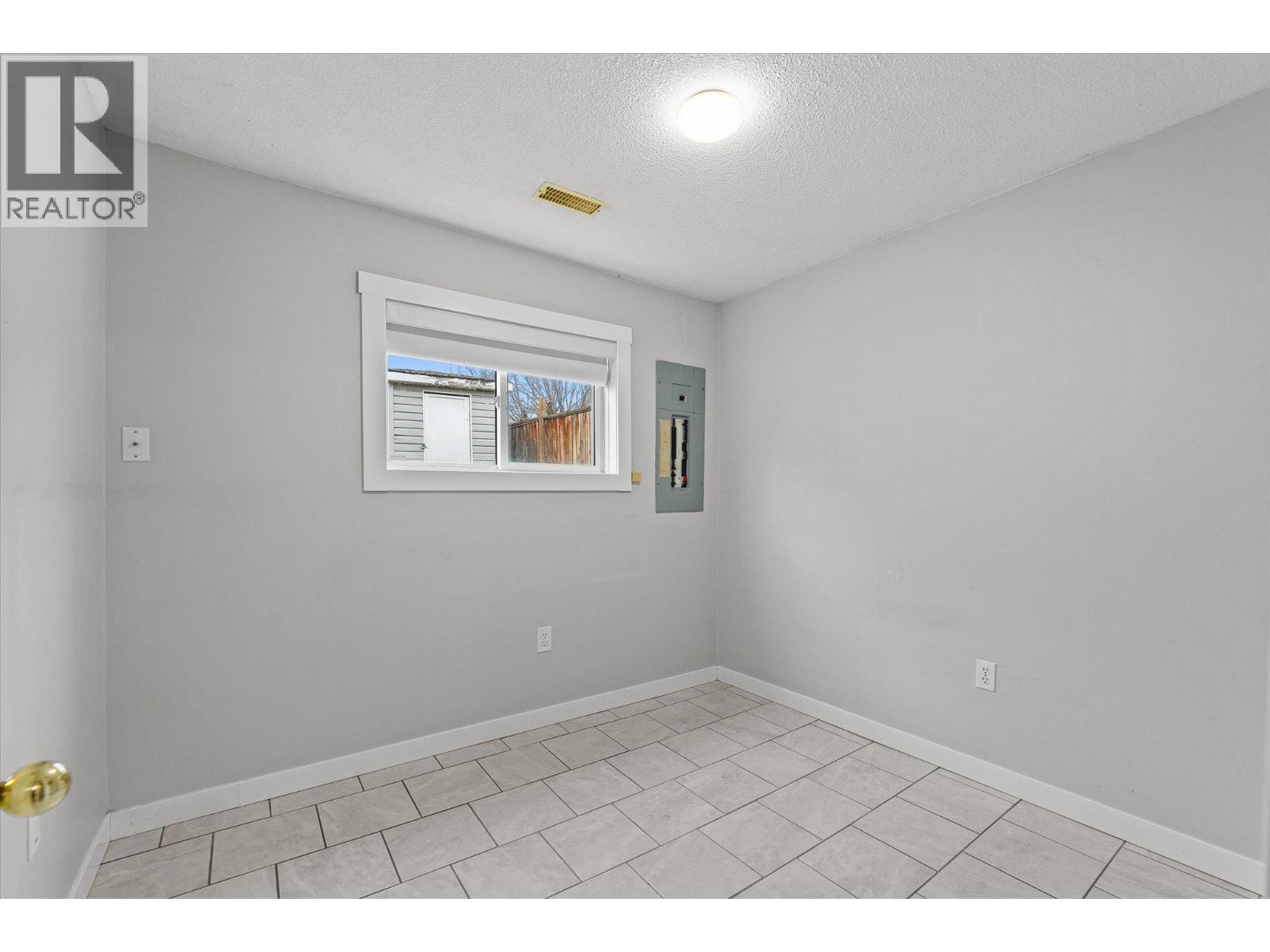 923 Fuller Avenue, Kelowna