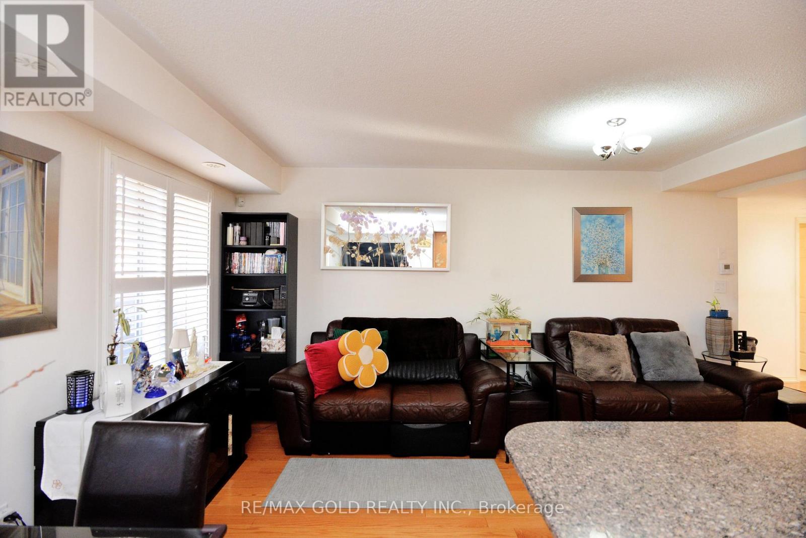 #26 671 WARDEN AVENUE - 10