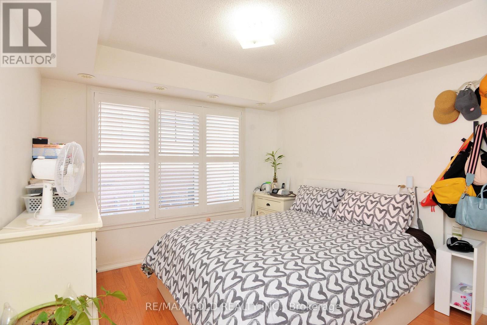 #26 671 WARDEN AVENUE - 16