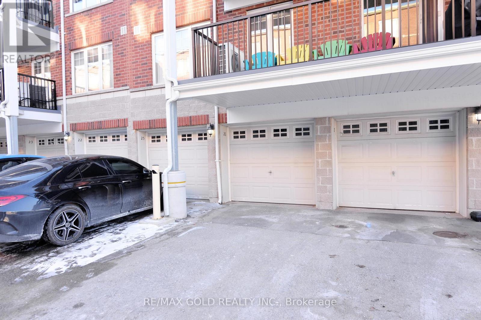 #26 671 WARDEN AVENUE - 30