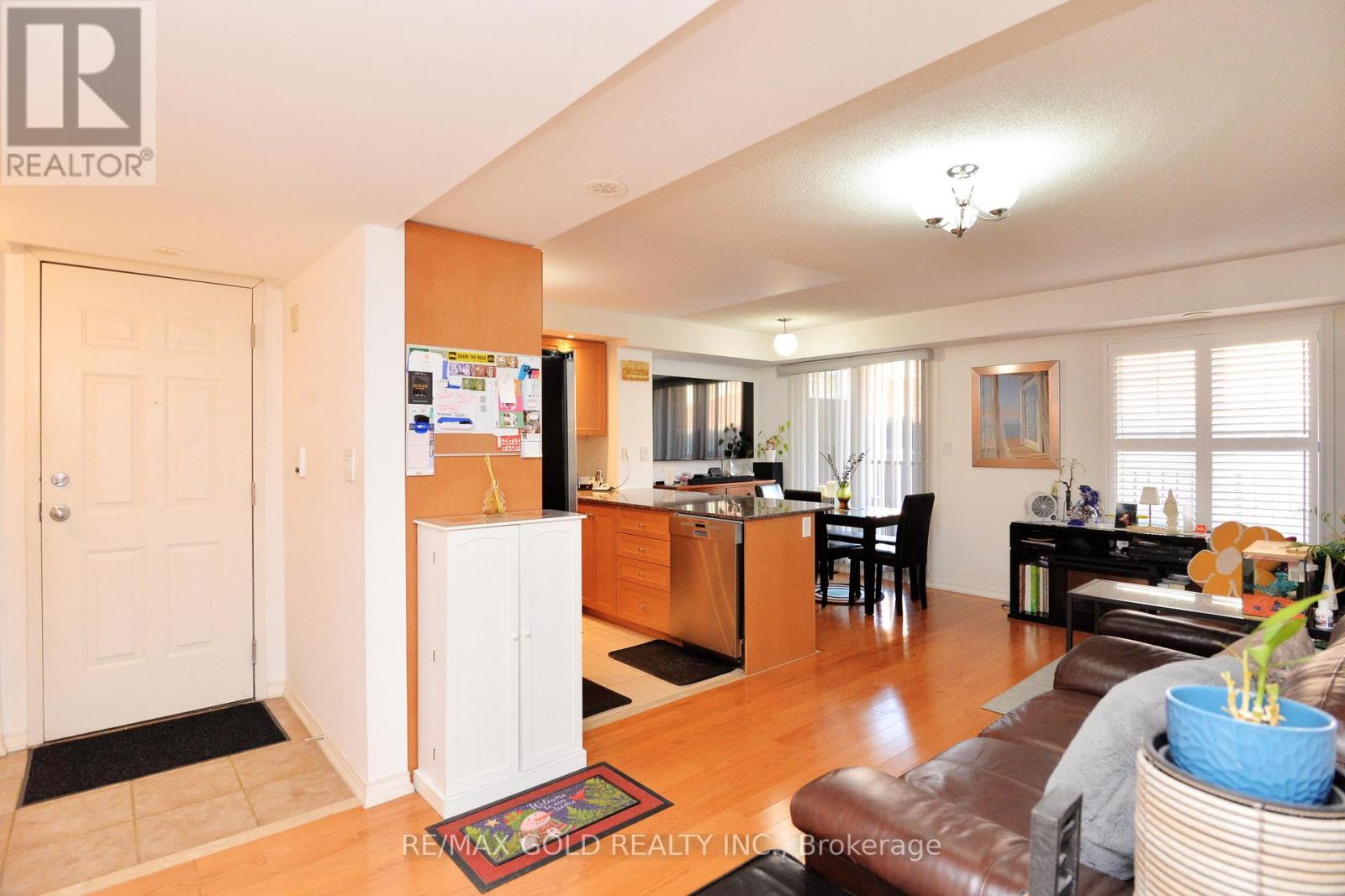 #26 671 WARDEN AVENUE - 4