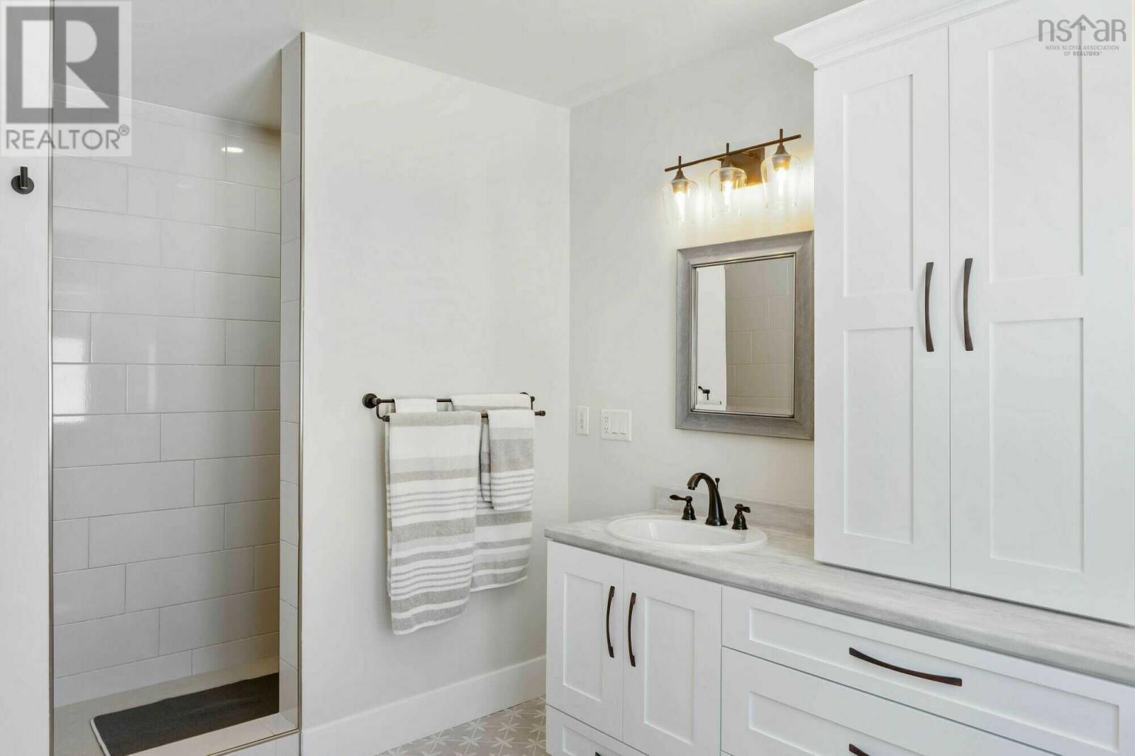 Property 11 of 21 of 472 Alexander MacKenzie Road