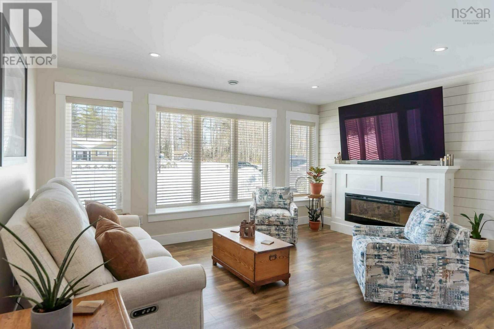 Property 4 of 21 of 472 Alexander MacKenzie Road