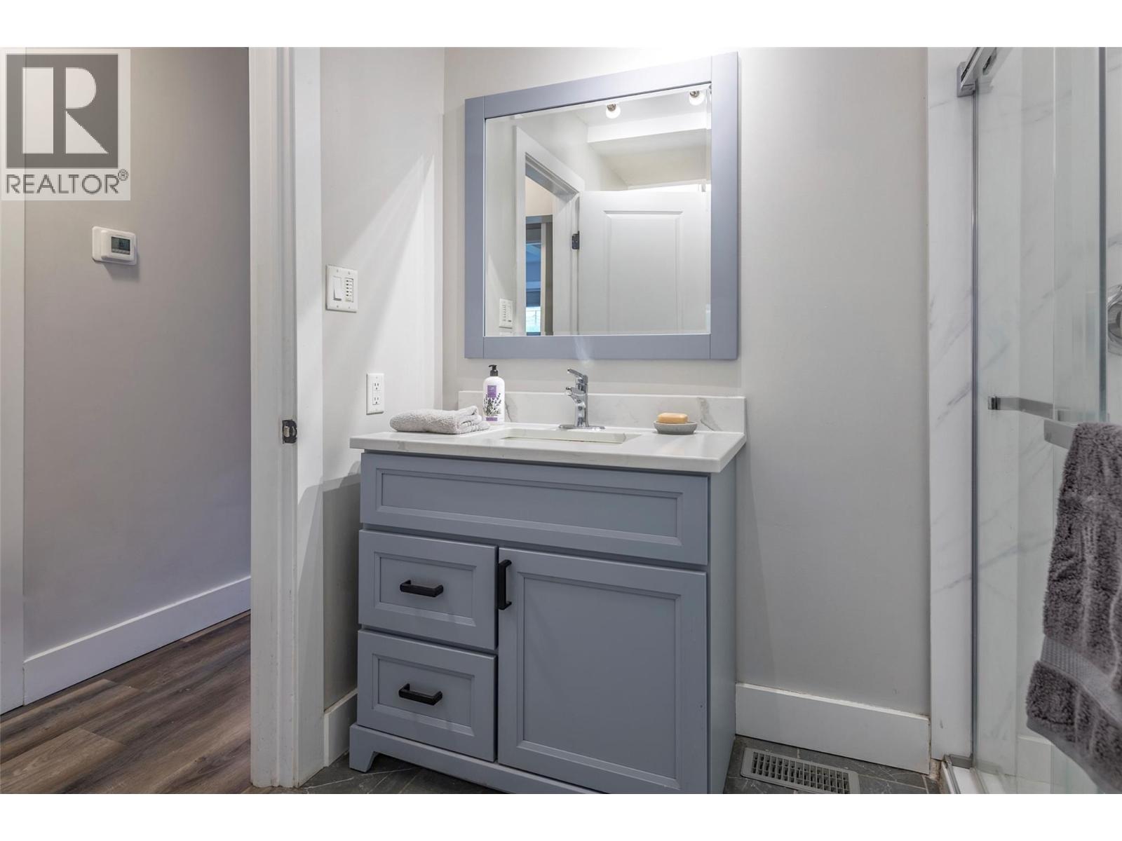 6449 97 Highway, Falkland