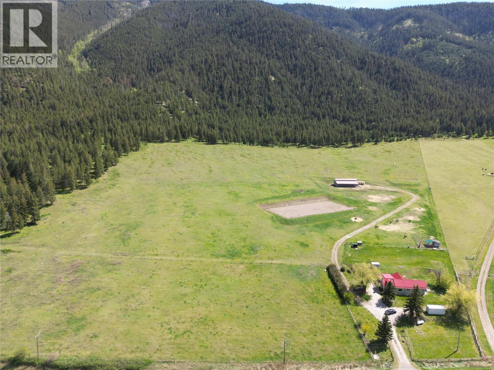 6449 97 Highway, Falkland