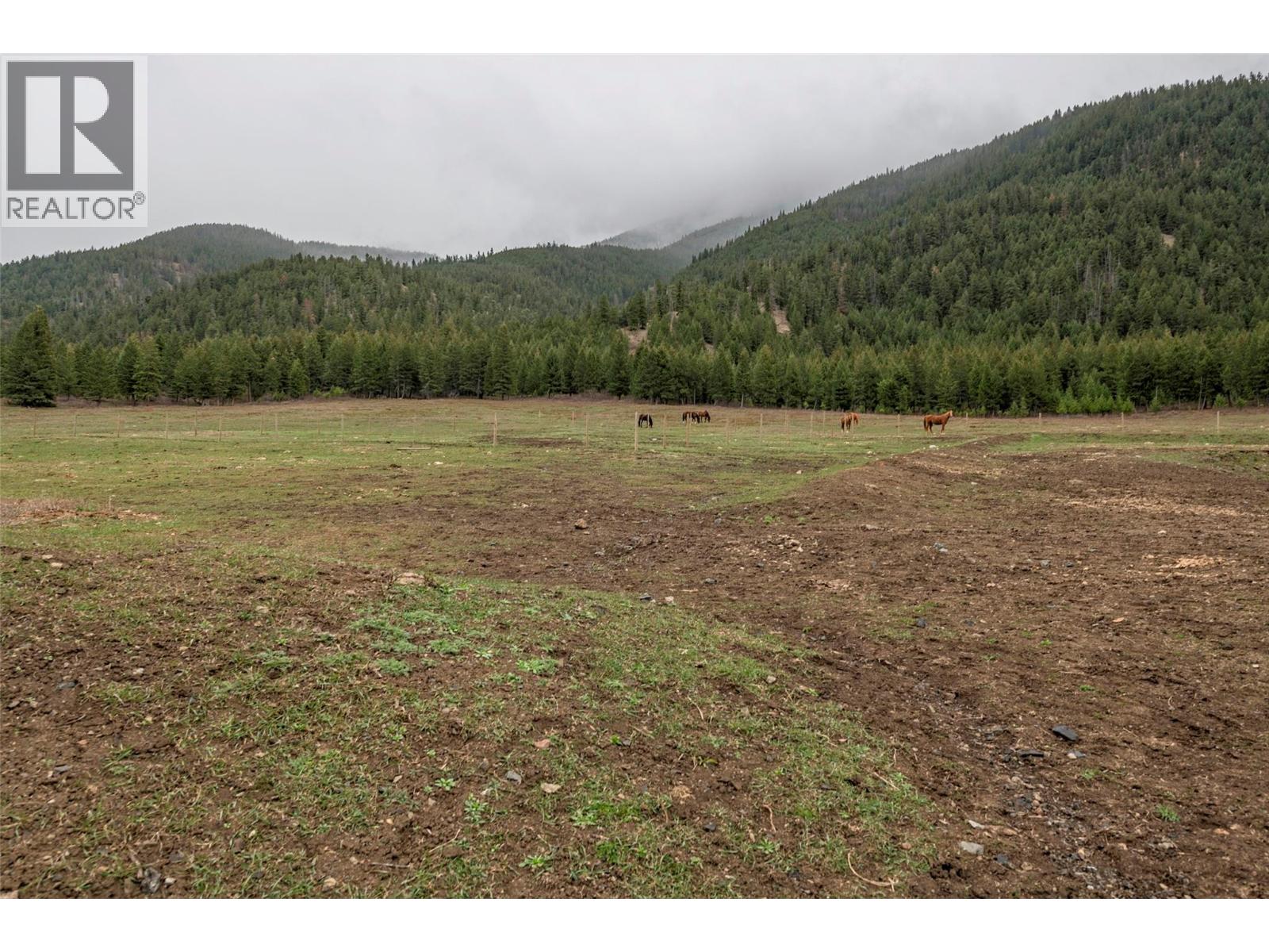 6449 97 Highway, Falkland