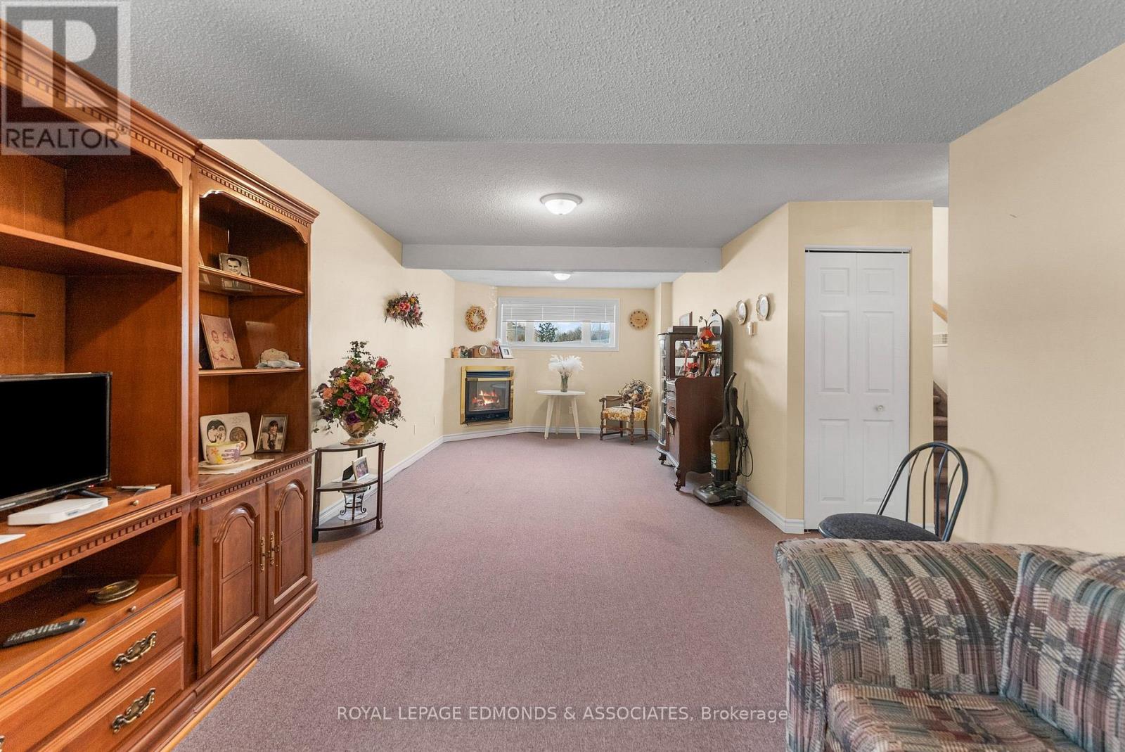 89 RIVERCREST DR. DRIVE — photo 31