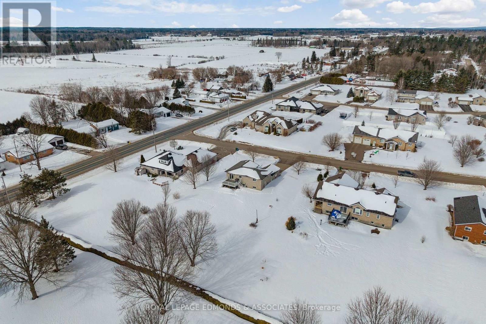 89 RIVERCREST DR. DRIVE — photo 45