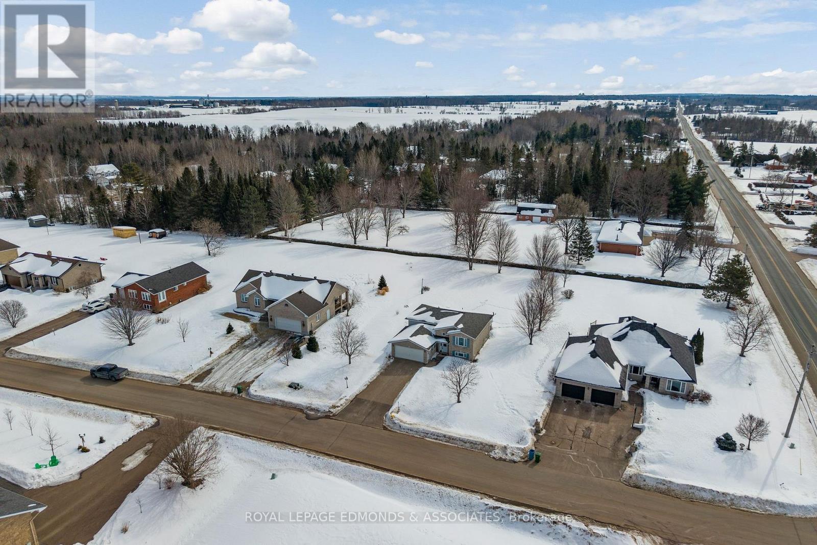 89 RIVERCREST DR. DRIVE — photo 44