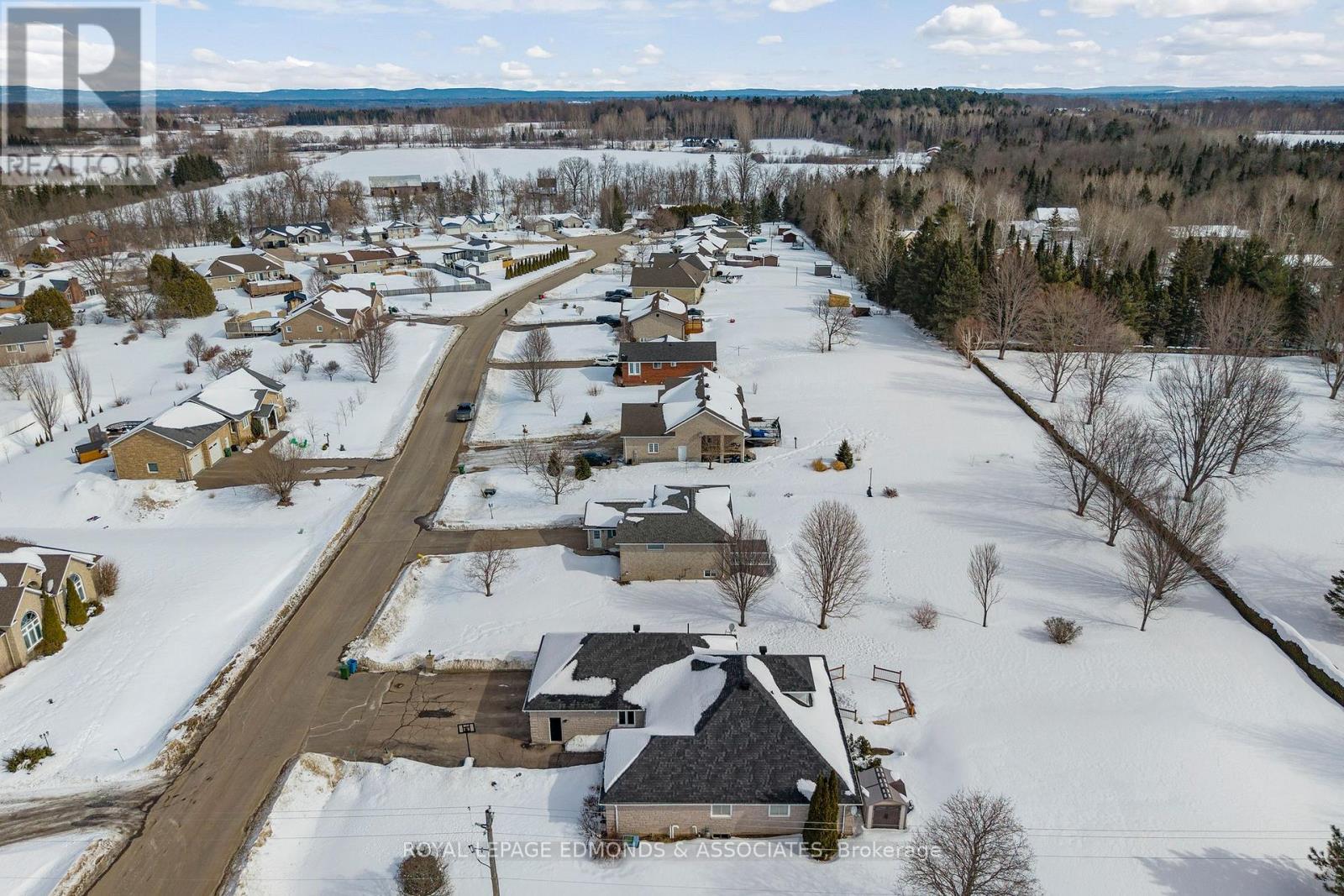89 RIVERCREST DR. DRIVE — photo 43