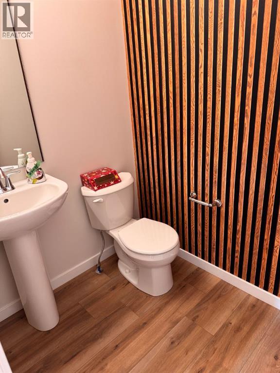 Single Family House for Sale in  Wolf Hollow Road SE Wolf Willow Calgary 