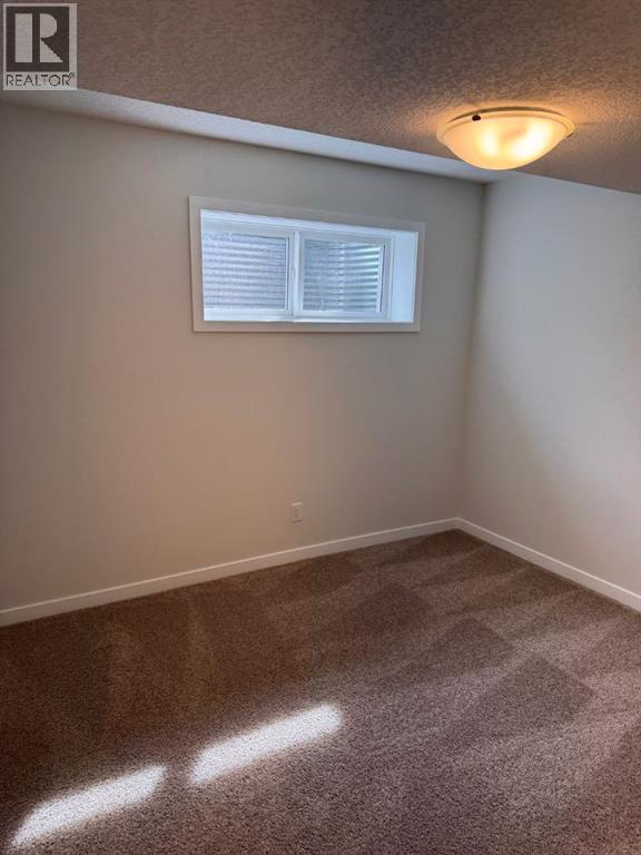 Single Family House for Sale in  Wolf Hollow Road SE Wolf Willow Calgary 