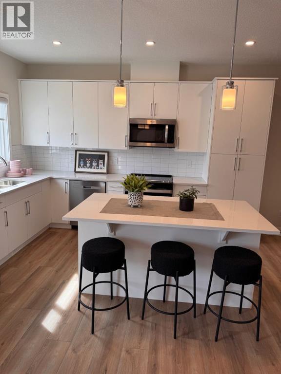 Single Family House for Sale in  Wolf Hollow Road SE Wolf Willow Calgary 