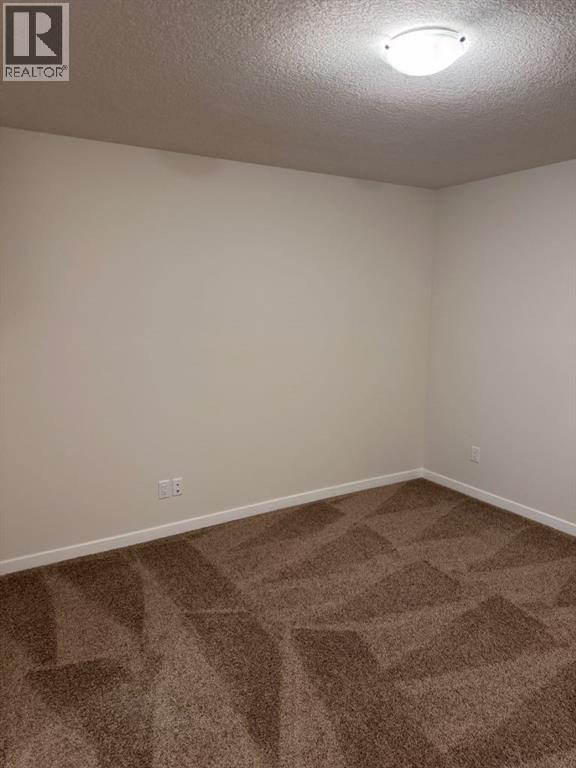 Single Family House for Sale in  Wolf Hollow Road SE Wolf Willow Calgary 