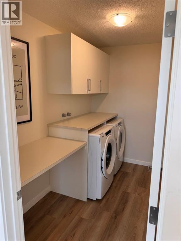 Single Family House for Sale in  Wolf Hollow Road SE Wolf Willow Calgary 