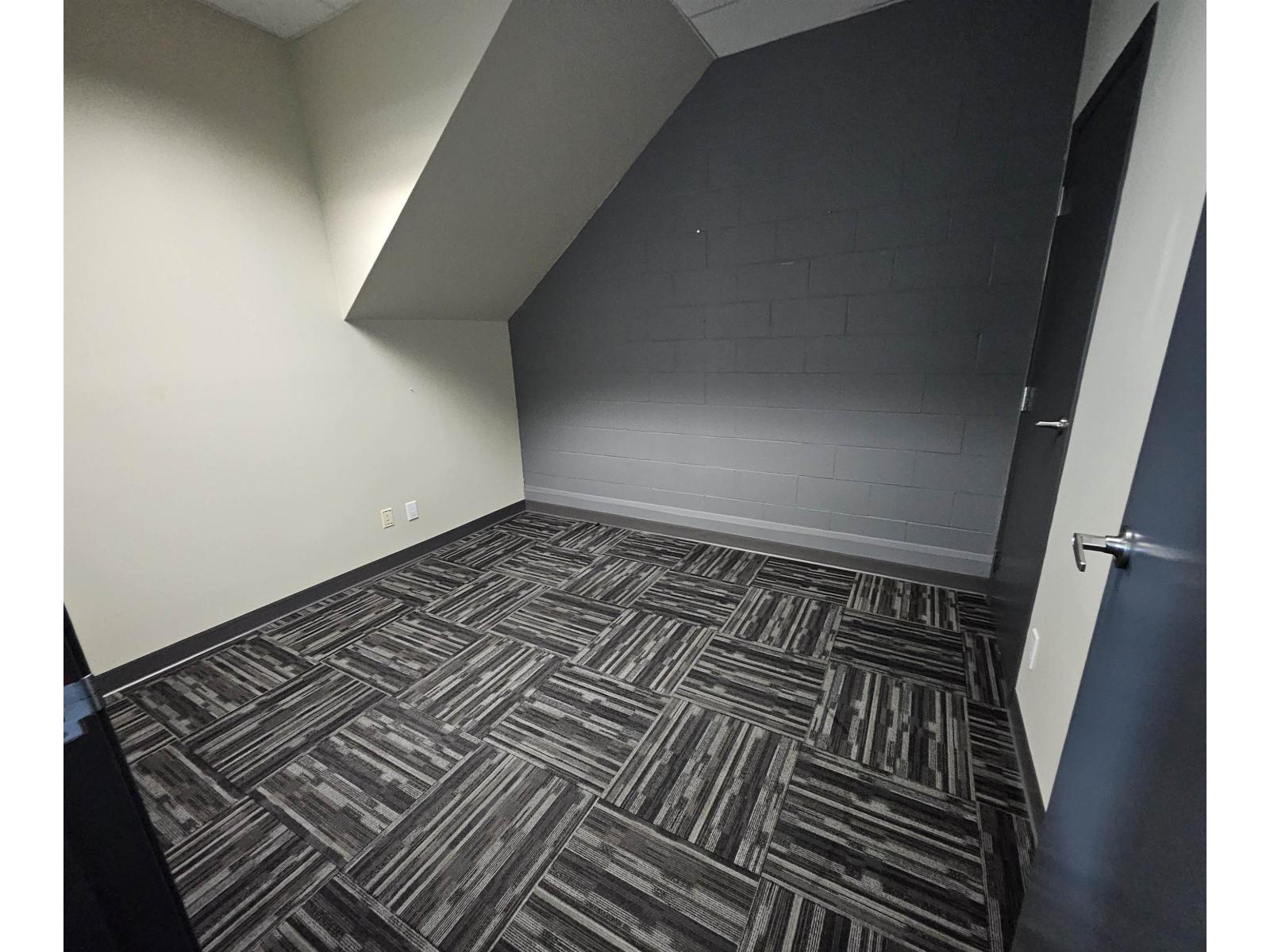 Office for Rent in Surrey – 107 & 201 2430 KING GEORGE BOULEVARD, Surrey - Image 8