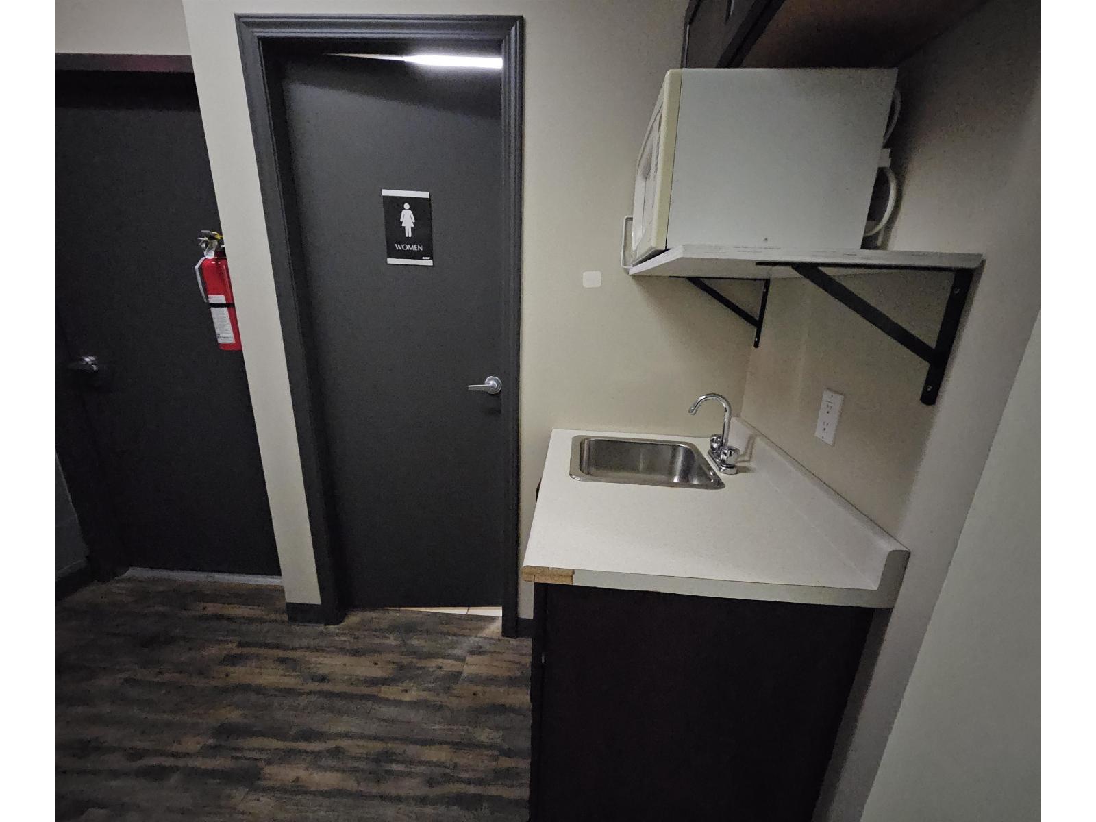 Office for Rent in Surrey – 107 & 201 2430 KING GEORGE BOULEVARD, Surrey - Image 11