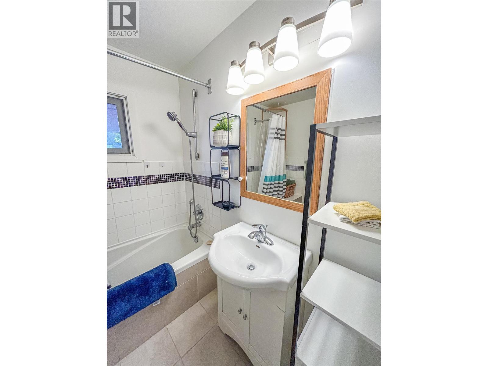 284 Robinson Avenue, Naramata