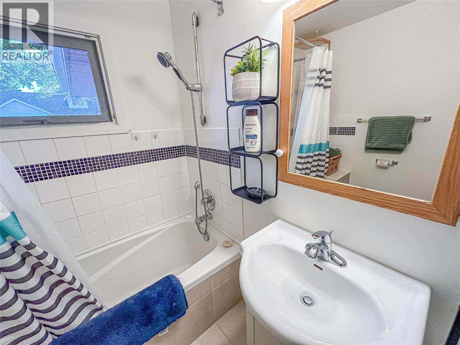 284 Robinson Avenue, Naramata