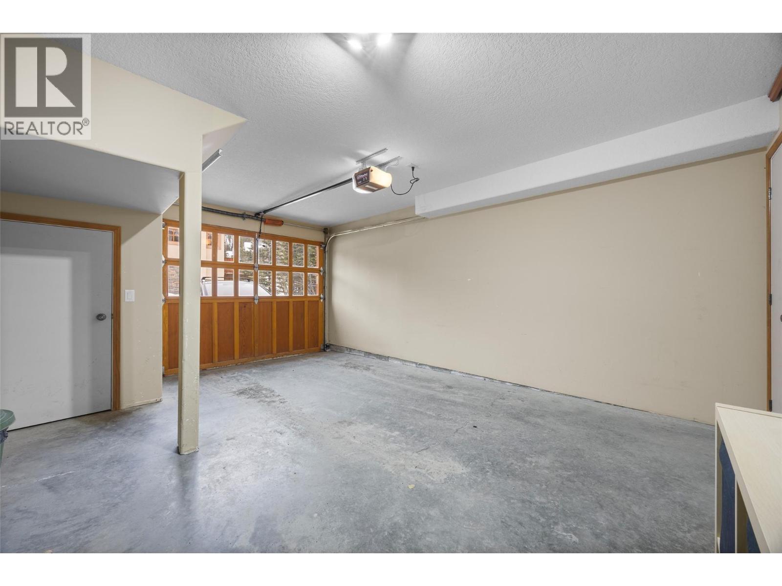 6000 VALLEY Drive Unit# 33, Sun Peaks