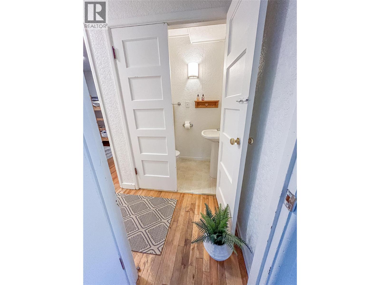 284 Robinson Avenue, Naramata