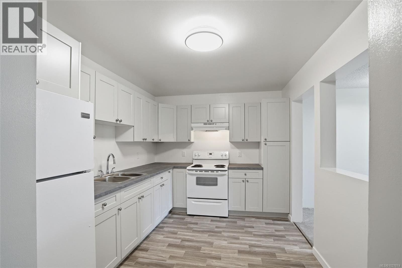 202 3108 Barons Rd, Nanaimo