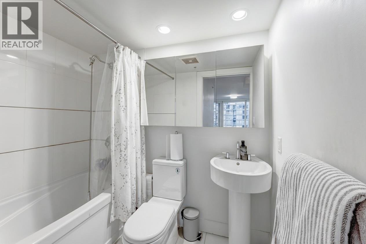 1901 565 SMITHE STREET, Vancouver