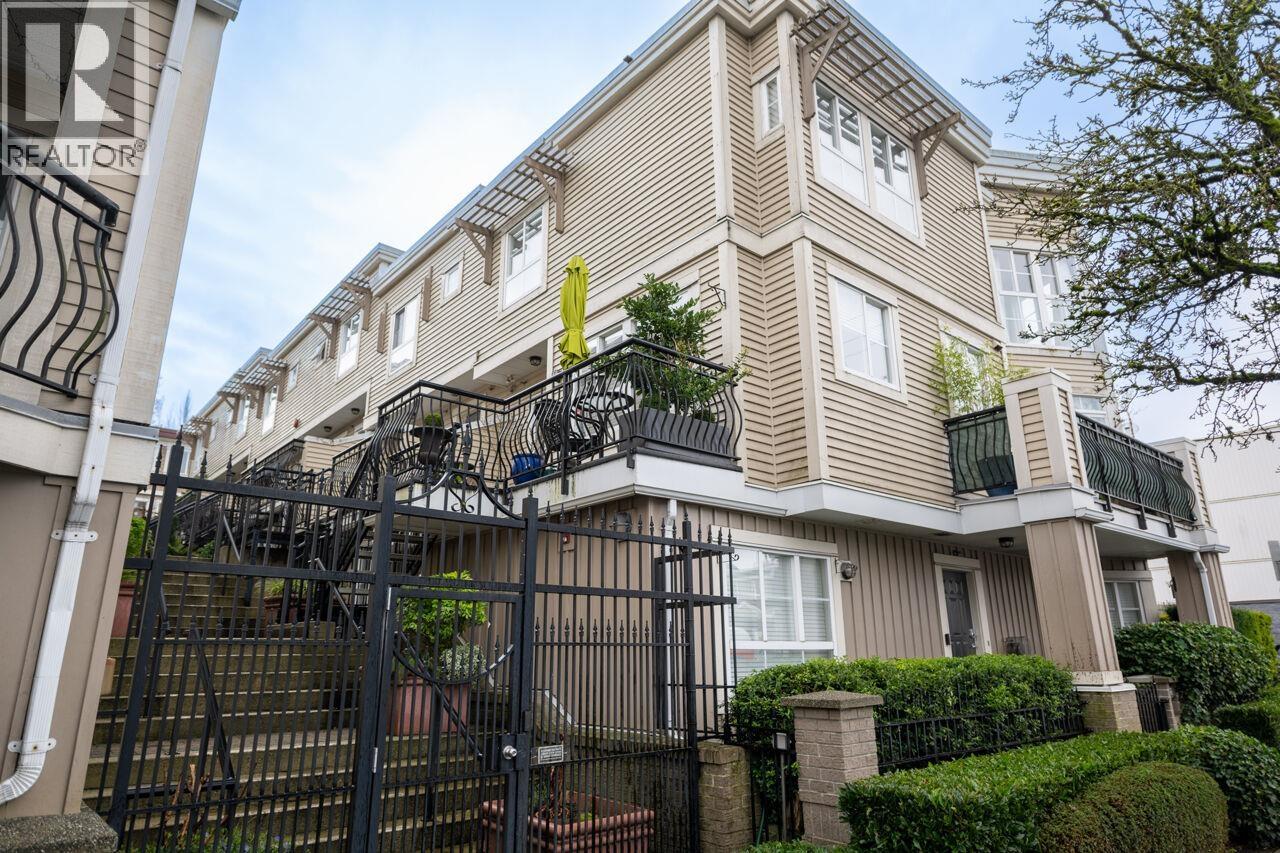 211 692 W 7TH AVENUE, Vancouver