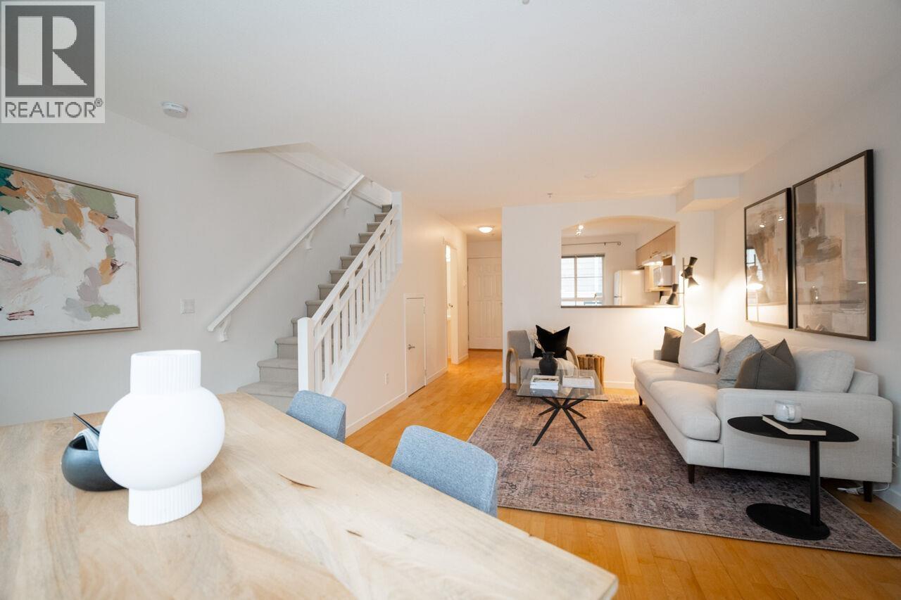 211 692 W 7TH AVENUE, Vancouver