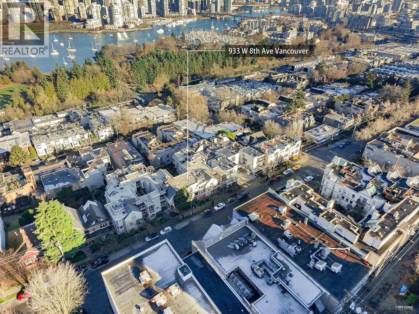 107 933 W 8TH AVENUE, Vancouver